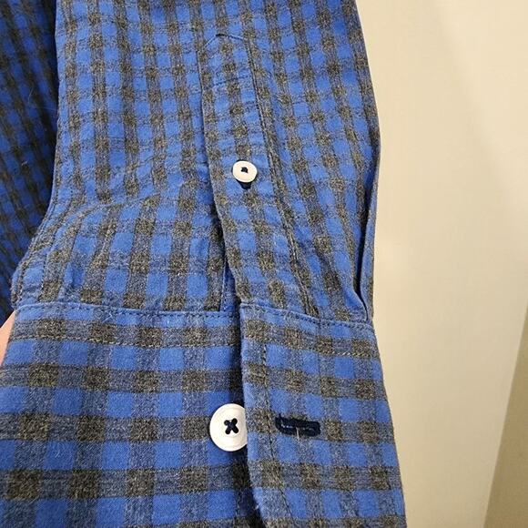 UNTUCKit blue and black check long sleeve button down shirt men's size medium - Picture 7 of 9